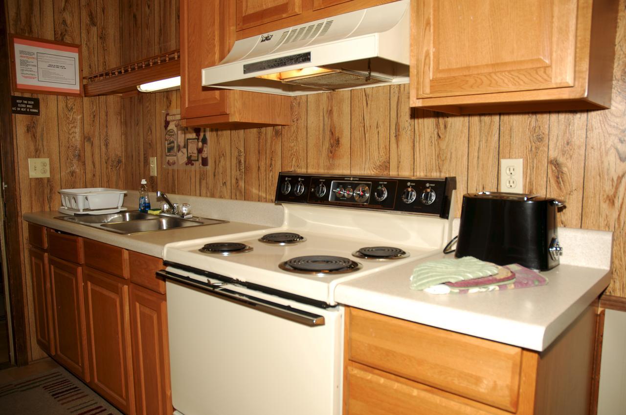 Carolina Landing Camping Resort Deluxe Cabin 4 Fair Play Exterior foto